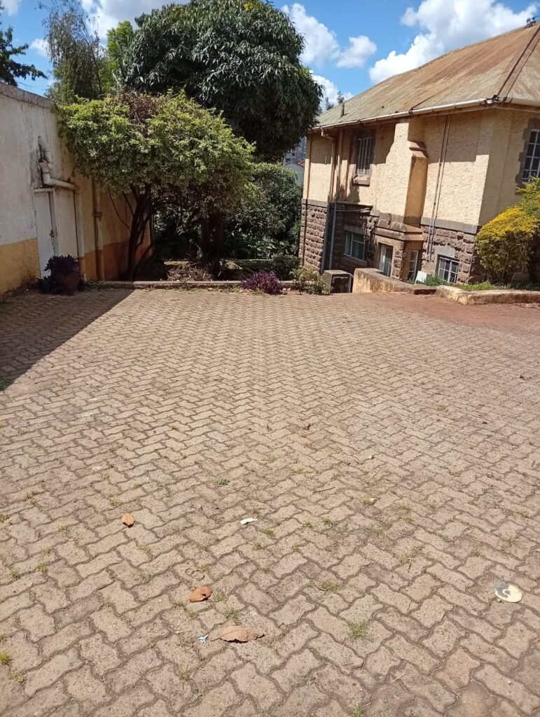 FOR SALE: COMMERCIAL LAND